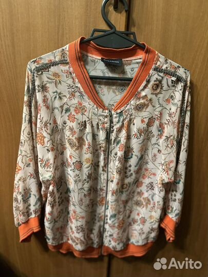 Ветровка женская