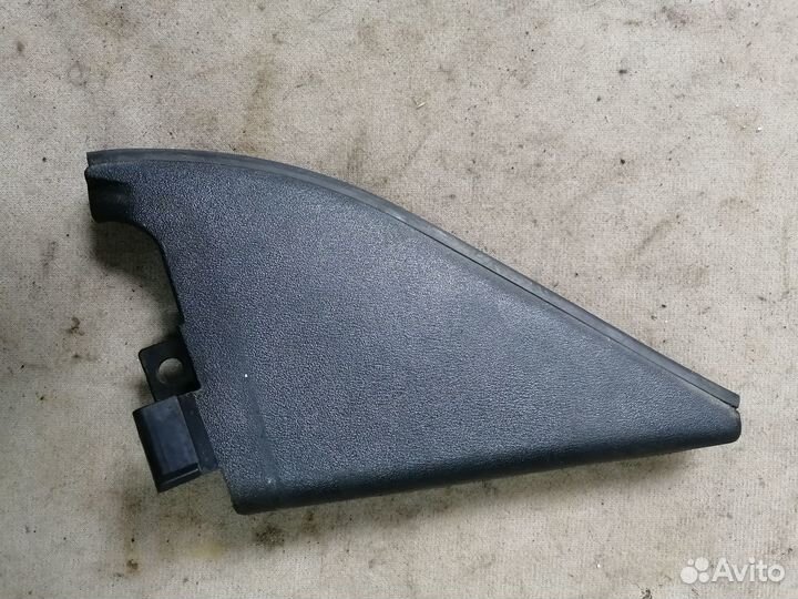 Накладка уголок двери Nissan Primera P11 1996-02