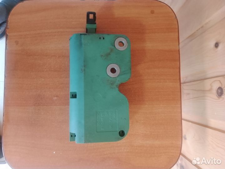 Доводчик двери крышки багажника volkswagen touareg