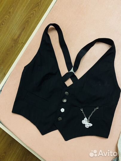 Школьный жилет короткий