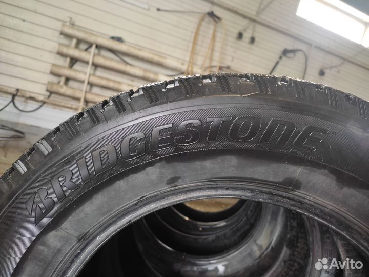 Bridgestone Blizzak Spike-01 265/65 R16