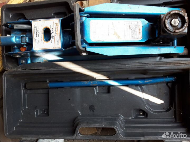 Домкрат подкатной,3 тонны,бу