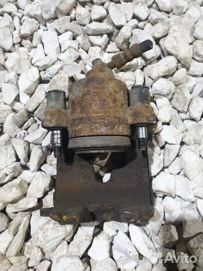 Суппорт передний Шкода Фабия 2