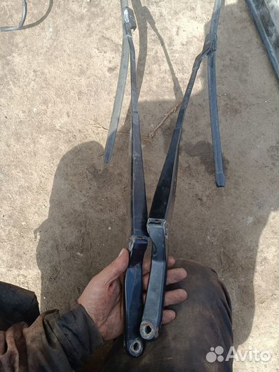 Поводки дворника Peugeot 308