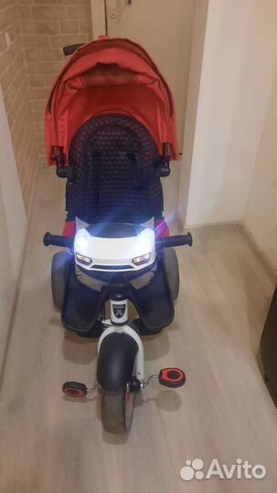 Детский велосипед с ручкой