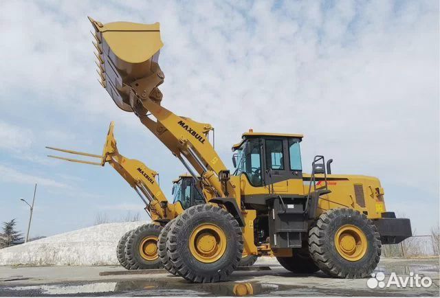 Стекло дверное правое экскаватор-погрузчик maxbull