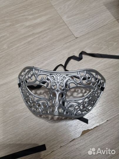 Маска маскарадная