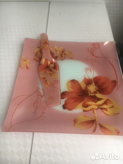 Тарелка большая с лопаточкой