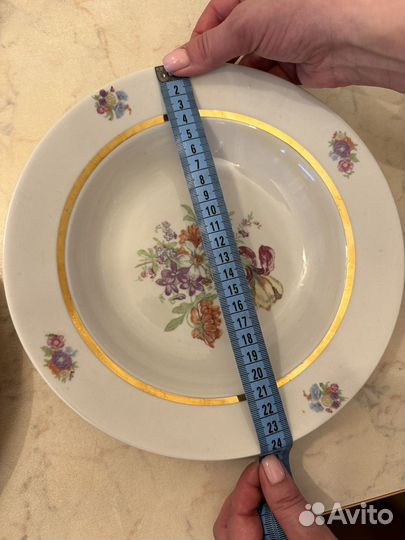 Набор суповых и обеденных тарелок