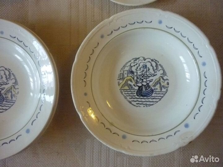 Тарелки Конаково, Зик, кораблик, цветы