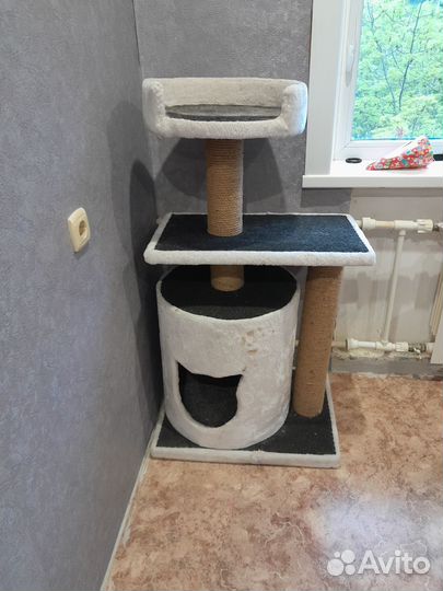 Домик для кошки с когтеточкой бу