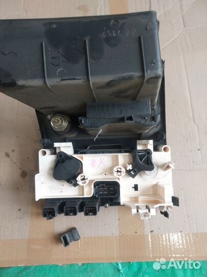 Блок управления климатом geely mk