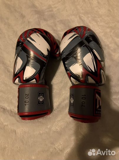 Боксерские перчатки Twins 10oz