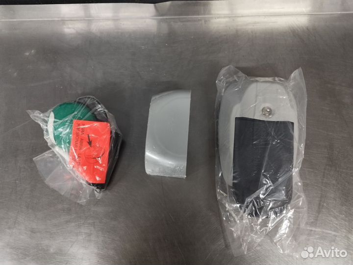 Ручка-замок Fermod 520/521 для распашной двери