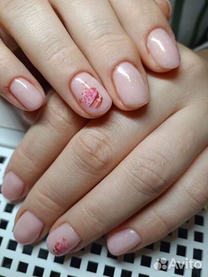 Мастер маникюра и педикюра