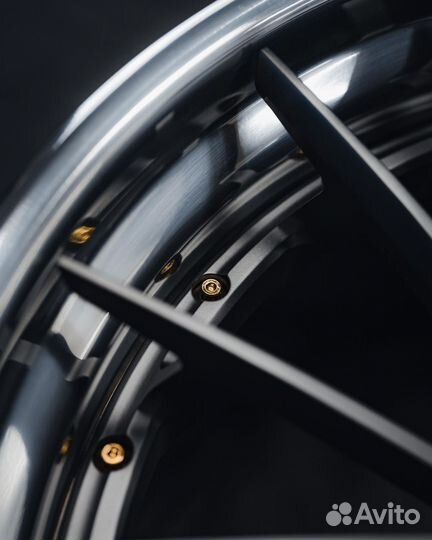 Кованые диски GT Forged R23 на Lamborghini Urus