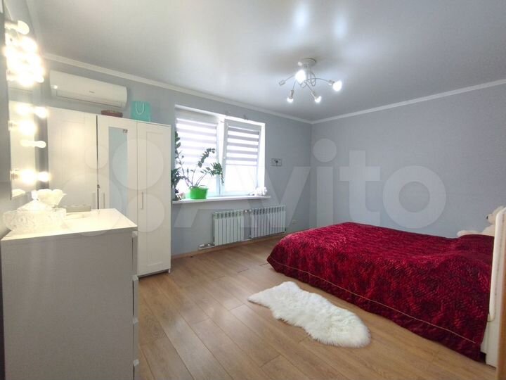 4-к. квартира, 110 м², 4/8 эт.