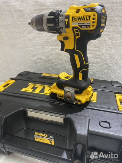 Аккумуляторная дрель шуруповерт dewalt