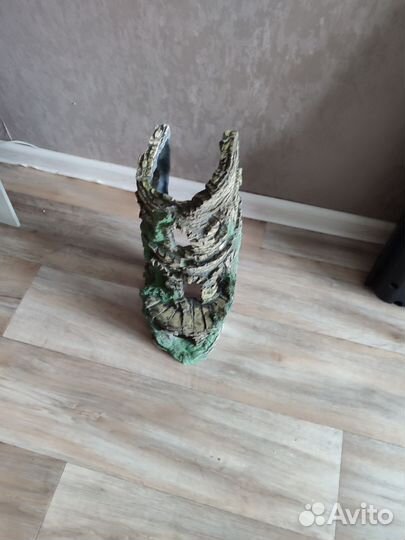 Замок в аквариум