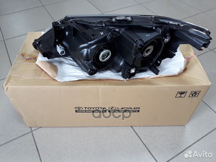 Фара 8113033881 toyota