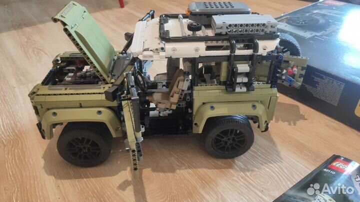 Lego Technic 42110 Land Rover Defender