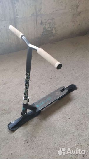 Зимний трюковой самокат blizzard