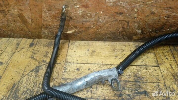 Провод стартера Audi A4 B7 2.0 2007