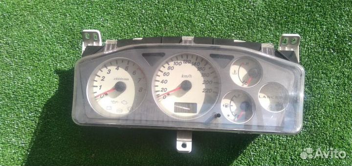 Панель приборов M. Lancer 9 1.6 МКПП 2003-2008