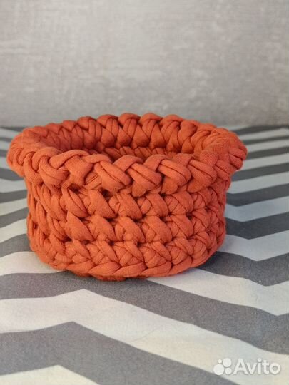 Корзина вязаная