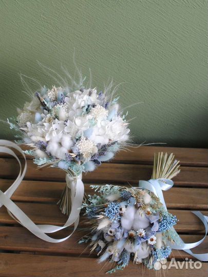 Букет невесты из сухоцветов небесный