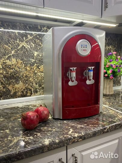 Кулер для воды настольный холодная, горячая вода