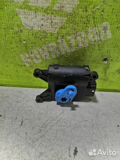 Моторчик заслонки отопителя Фольксваген Гольф 6