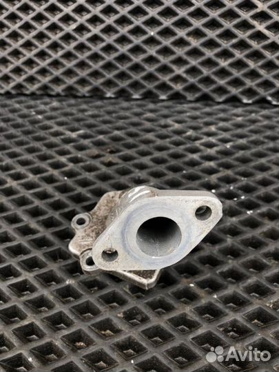 Впускной коллектор на скутер Suzuki Lets 1 2