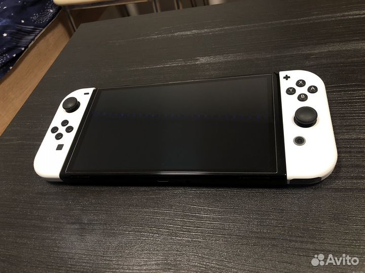 Nintendo Switch oled белая + 11 игр и чехол