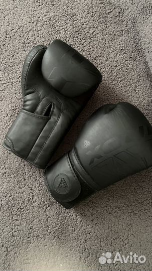 Боксерские перчатки 14 oz