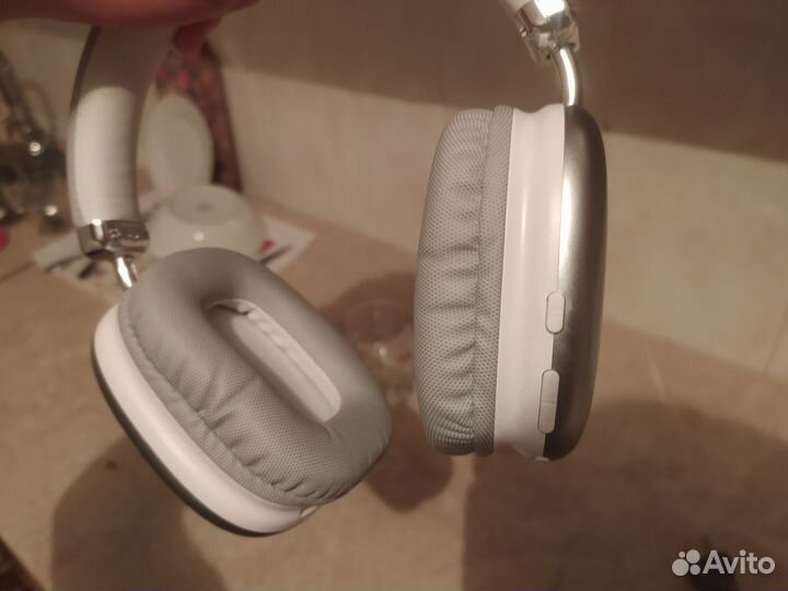 Беспроводные наушники новые