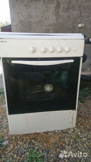 Газовое плиту продаём четырёхконфоркам