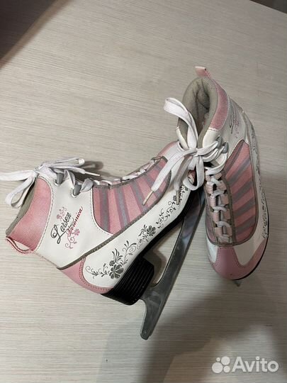 Коньки женские 37.5