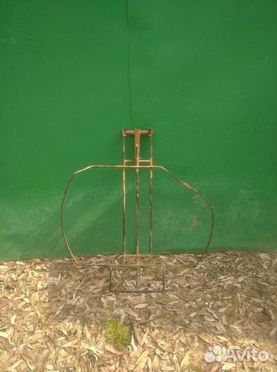 Кронштейн выдвижной докатки запаски Кайрон