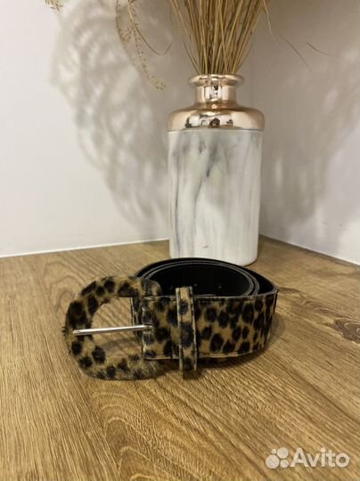 Ремень michael kors и кепка christian dior