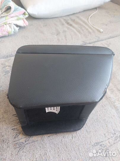 Подлокотник