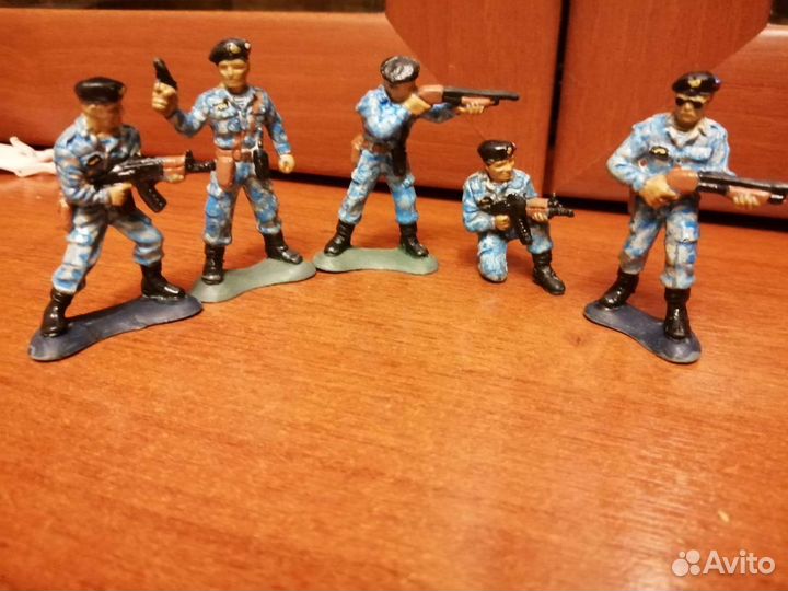 Наборы фигурок 