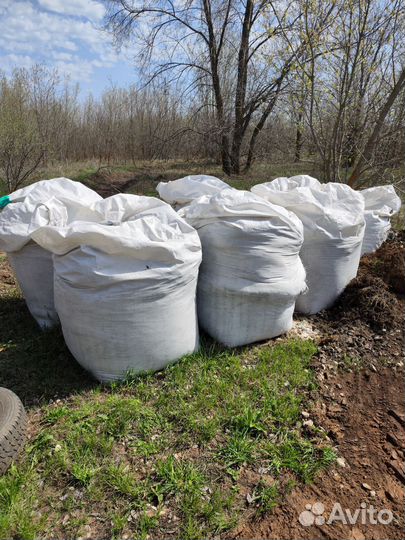 Камни, старый цемент