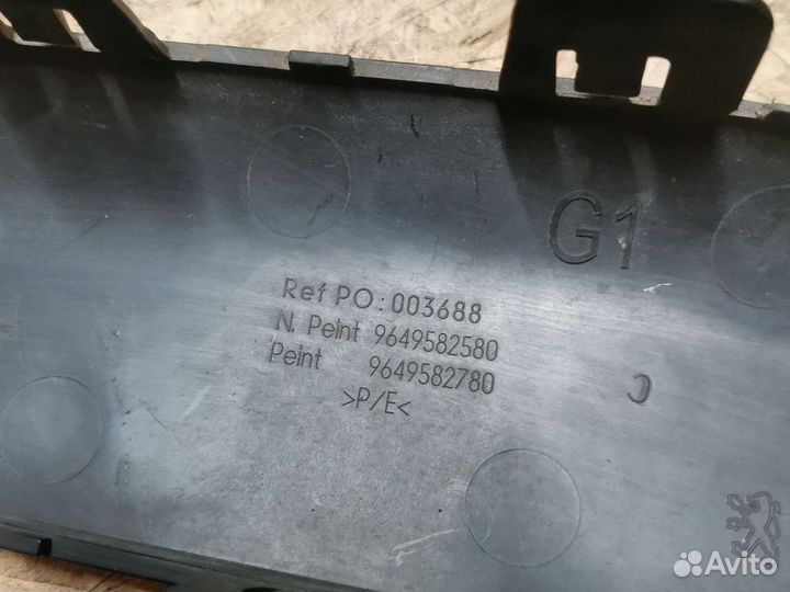 Молдинг переднего бампера левый Peugeot 207