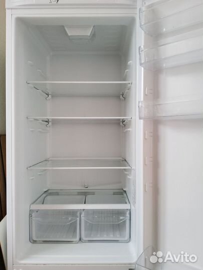Холодильник Indesit