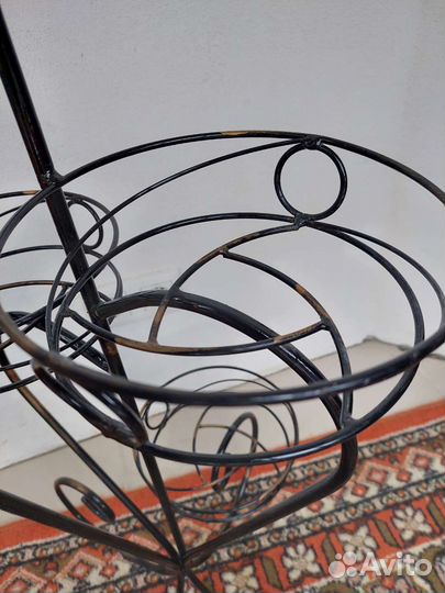 Подставка для цветов напольная кованая