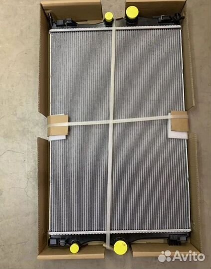 Радиатор охлаждения Мерседес