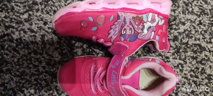 Кроссовки для девочки 25
