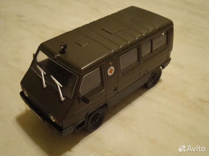 Модель автомобиля УАЗ 3972 м1/43