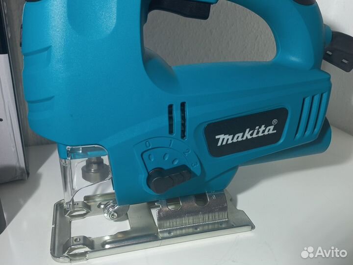 Лобзик электрический makita